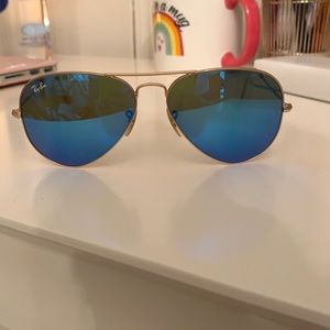 Blue Rayban aviators